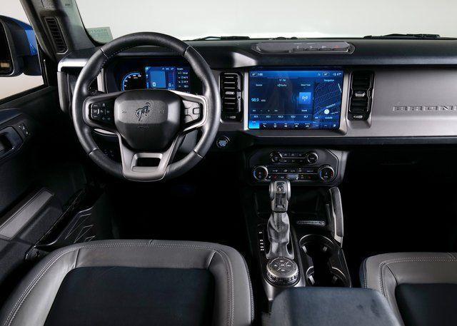 Photo of 2022 Velocity Blue Metallic Ford Bronco