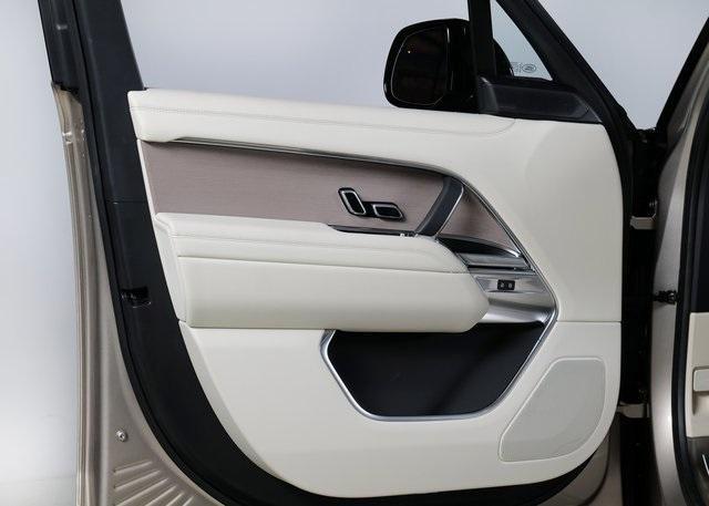 Photo of 2025 Batumi Gold Land Rover Range Rover