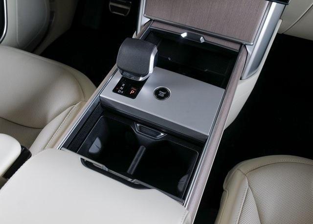 Photo of 2025 Batumi Gold Land Rover Range Rover