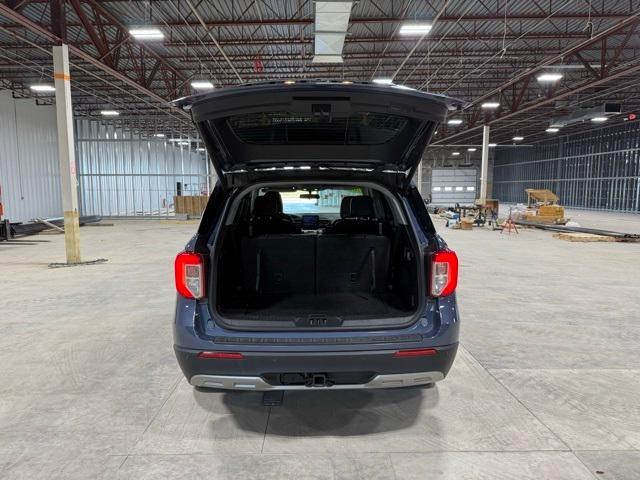 Photo of 2021 Blue Metallic Ford Explorer