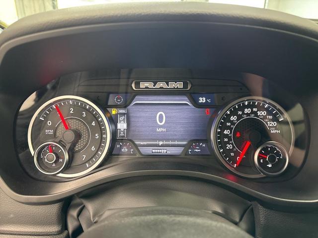Photo of 2026 Diamond Black Crystal Pearlcoat RAM 1500