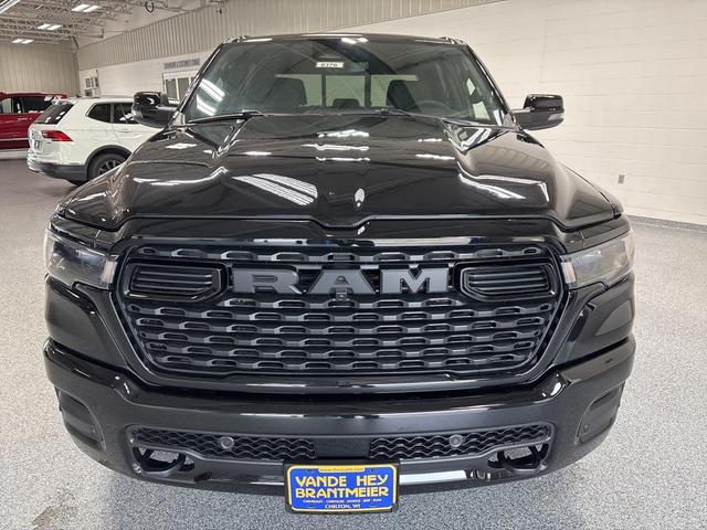 Photo of 2026 Diamond Black Crystal Pearlcoat RAM 1500