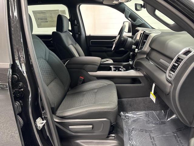 Photo of 2026 Diamond Black Crystal Pearlcoat RAM 1500