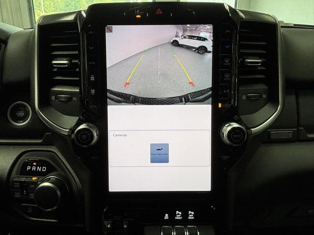 Photo of 2026 Diamond Black Crystal Pearlcoat RAM 1500