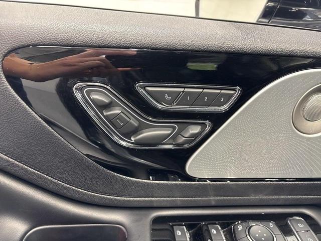 Photo of 2020 Silver Lincoln Aviator