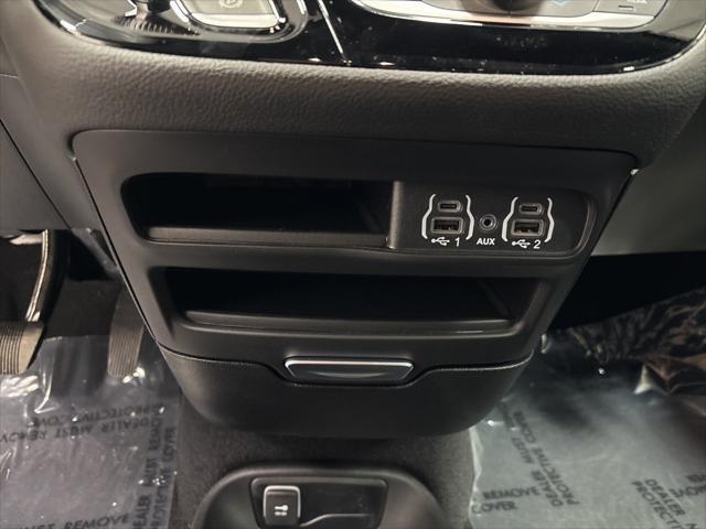 Photo of 2025 Red Hot Pearlcoat Chrysler Pacifica