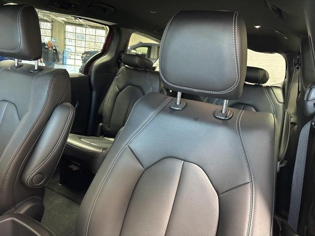 Photo of 2025 Red Hot Pearl-Coat Exterior Paint Chrysler Pacifica