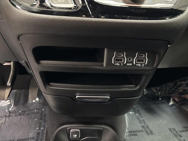 Photo of 2025 Red Hot Pearl-Coat Exterior Paint Chrysler Pacifica