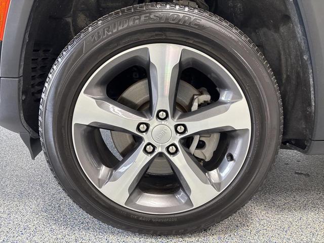 Photo of 2024 Midnight Sky Jeep Grand Cherokee L