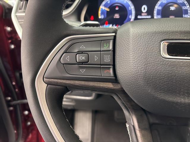 Photo of 2025 Velvet Red Pearl-Coat Exterior Paint Jeep Grand Cherokee