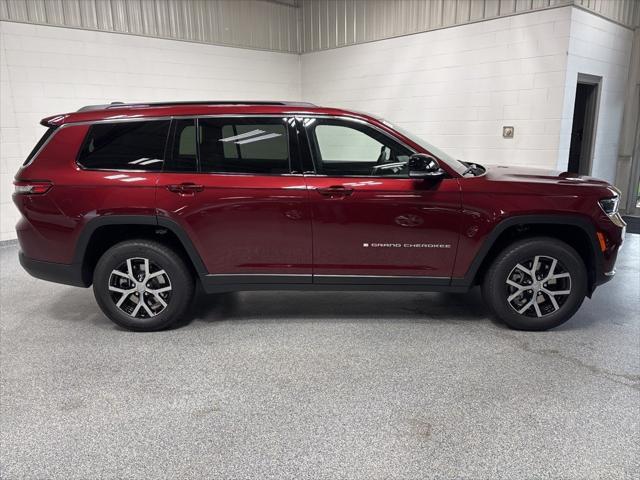 Photo of 2025 Velvet Red Pearl-Coat Exterior Paint Jeep Grand Cherokee