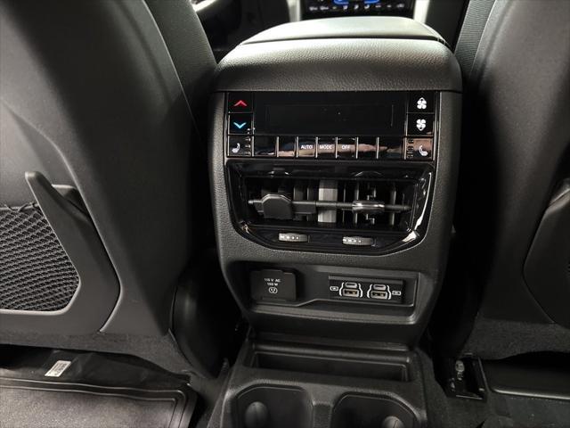 Photo of 2025 Velvet Red Pearl-Coat Exterior Paint Jeep Grand Cherokee