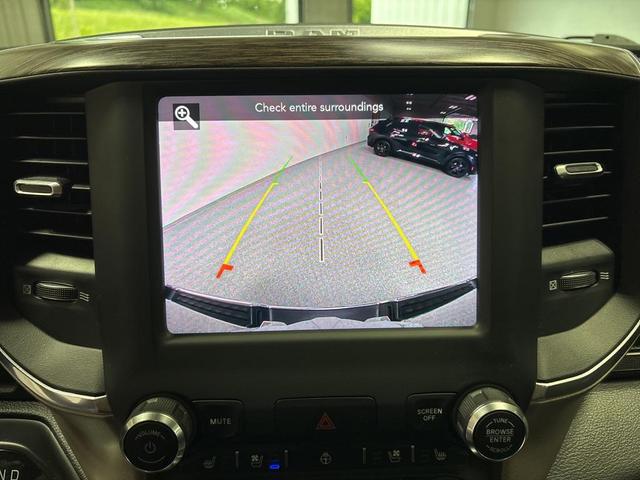 Photo of 2020 Diamond Black Crystal Pearlcoat RAM 1500