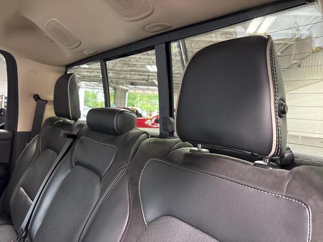Photo of 2020 Diamond Black Crystal Pearlcoat RAM 1500