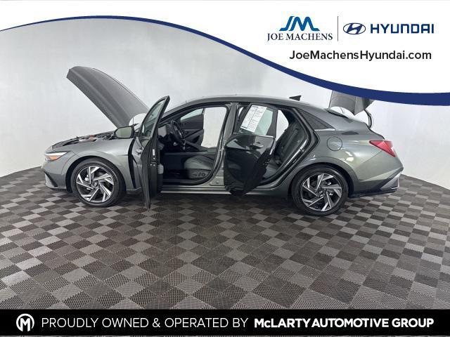Photo of 2024 Gray Hyundai ELANTRA HEV