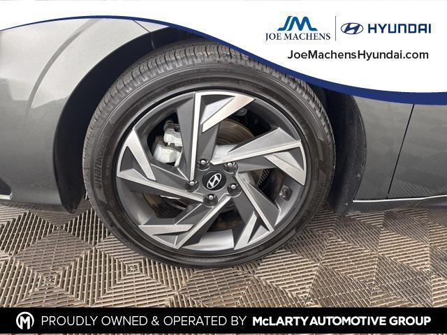 Photo of 2024 Gray Hyundai ELANTRA HEV