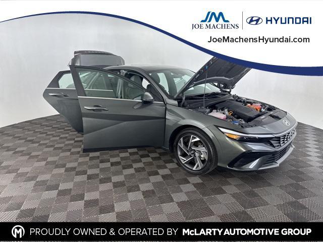 Photo of 2024 Gray Hyundai ELANTRA HEV