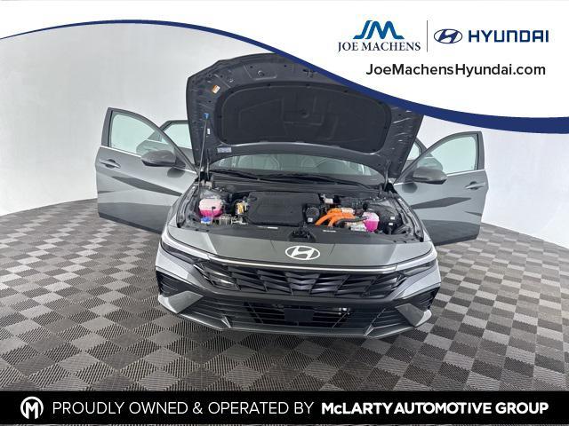 Photo of 2024 Gray Hyundai ELANTRA HEV