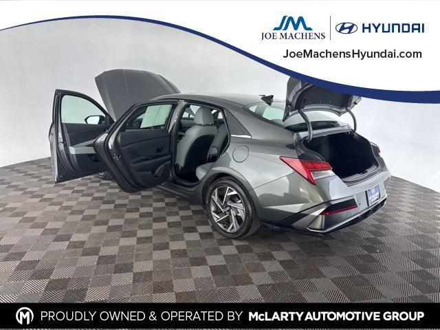 Photo of 2024 Gray Hyundai ELANTRA HEV