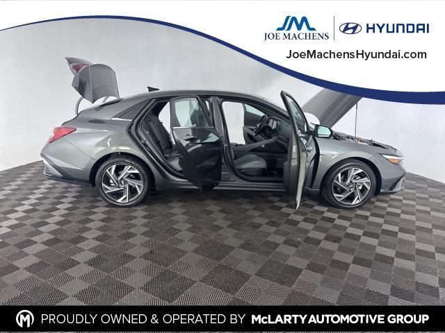 Photo of 2024 Gray Hyundai ELANTRA HEV
