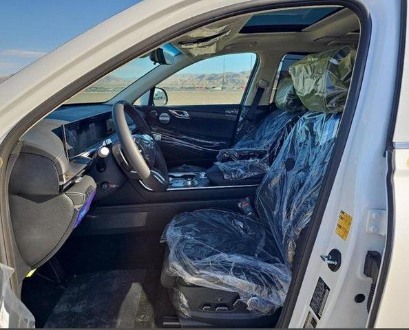 Photo of 2025 Uyuni White Genesis GV80