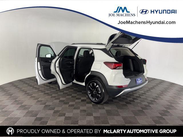 Photo of 2023 Summit White Chevrolet Trailblazer