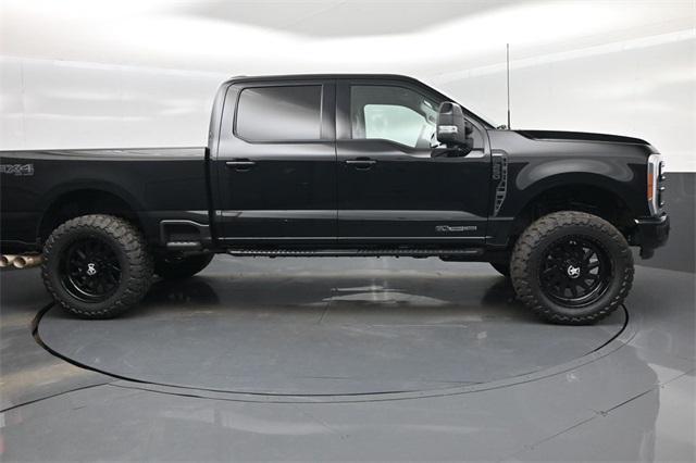 Photo of 2023 Agate Black Metallic Ford F-250