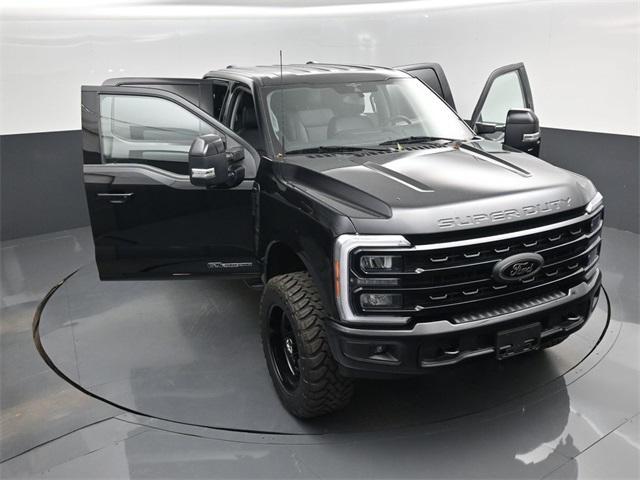 Photo of 2023 Agate Black Metallic Ford F-250