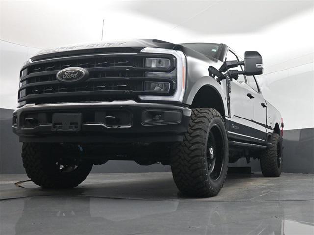Photo of 2023 Agate Black Metallic Ford F-250