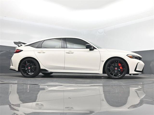 Photo of 2024 Championship White Honda Civic Type R