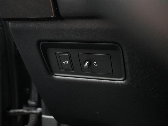 Photo of 2022 Santorini Black Metallic Land Rover Range Rover