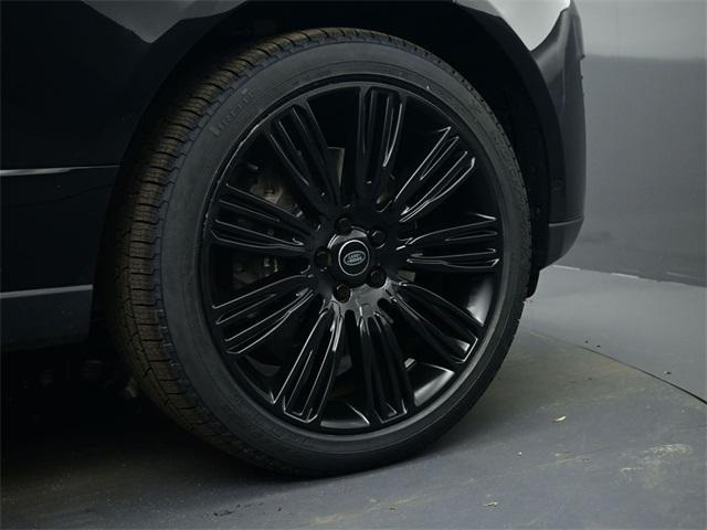 Photo of 2022 Santorini Black Metallic Land Rover Range Rover