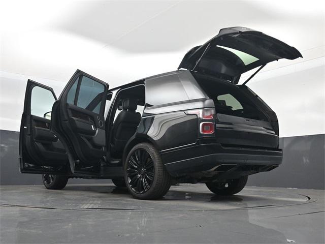 Photo of 2022 Santorini Black Metallic Land Rover Range Rover