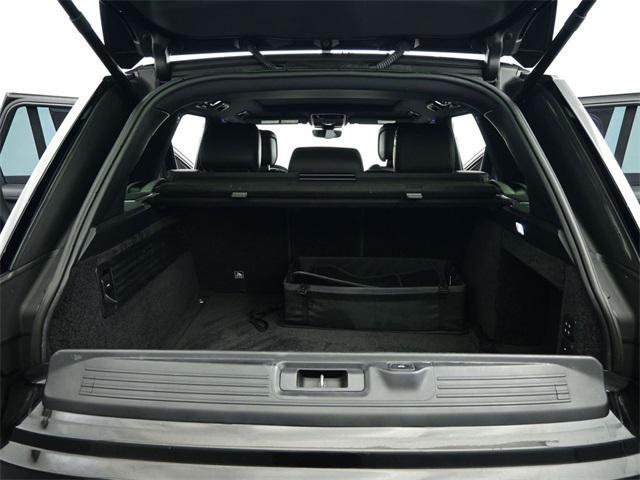 Photo of 2022 Santorini Black Metallic Land Rover Range Rover