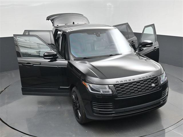 Photo of 2022 Santorini Black Metallic Land Rover Range Rover