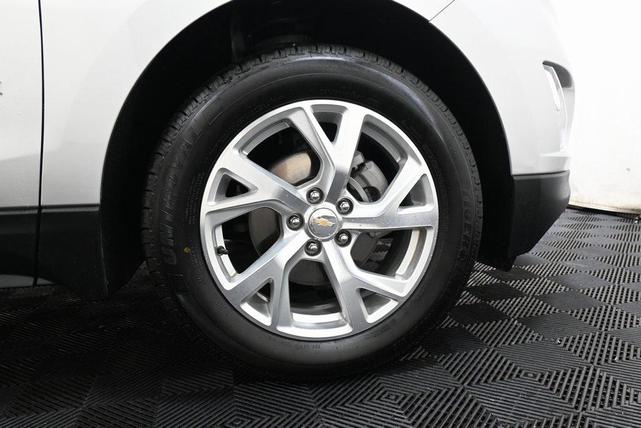 Photo of 2021 Silver Ice Metallic Chevrolet Equinox