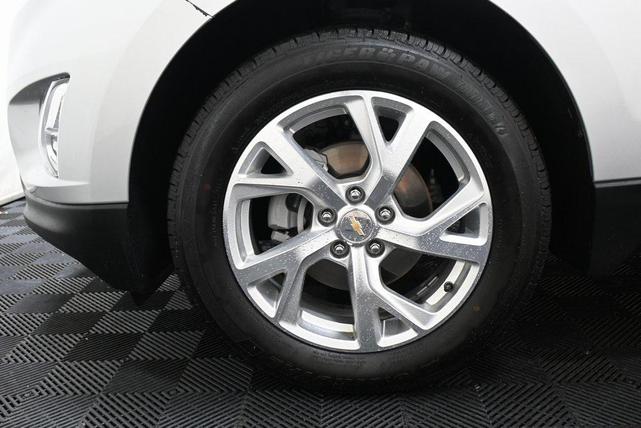 Photo of 2021 Silver Ice Metallic Chevrolet Equinox
