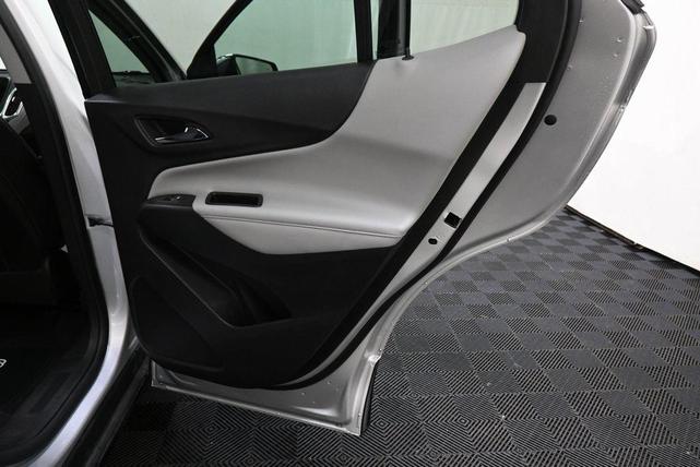 Photo of 2021 Silver Ice Metallic Chevrolet Equinox