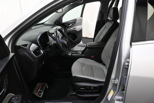 Photo of 2021 Silver Ice Metallic Chevrolet Equinox