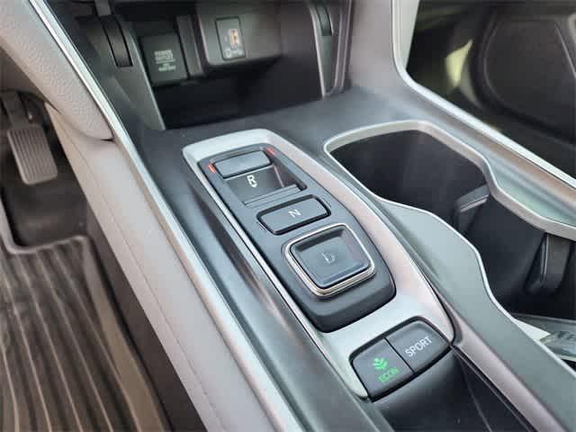Photo of 2018 Lunar Silver Metallic Honda Accord
