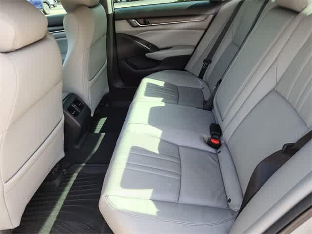 Photo of 2018 Lunar Silver Metallic Honda Accord