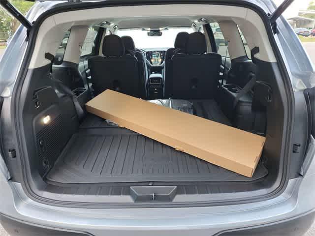 Photo of 2025 Ice Silver Metallic Subaru Ascent