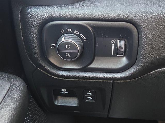 Photo of 2022 Bright White Clearcoat RAM 1500