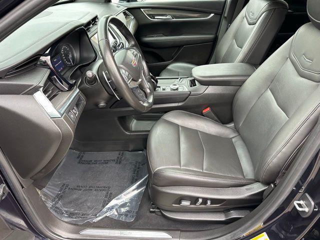 Photo of 2021 Dark Moon Blue Metallic Cadillac XT5