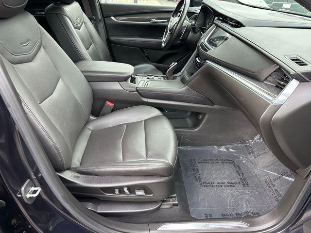 Photo of 2021 Dark Moon Blue Metallic Cadillac XT5