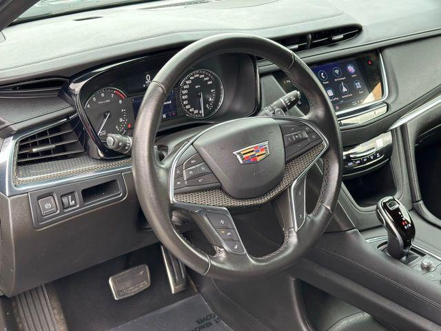 Photo of 2021 Dark Moon Blue Metallic Cadillac XT5