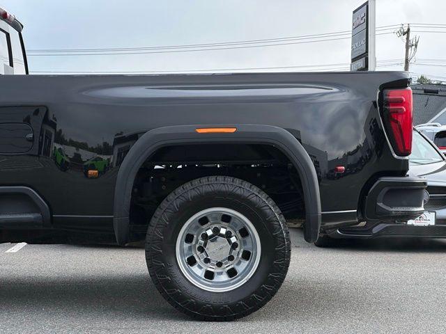 Photo of 2024 Onyx Black GMC Sierra 3500