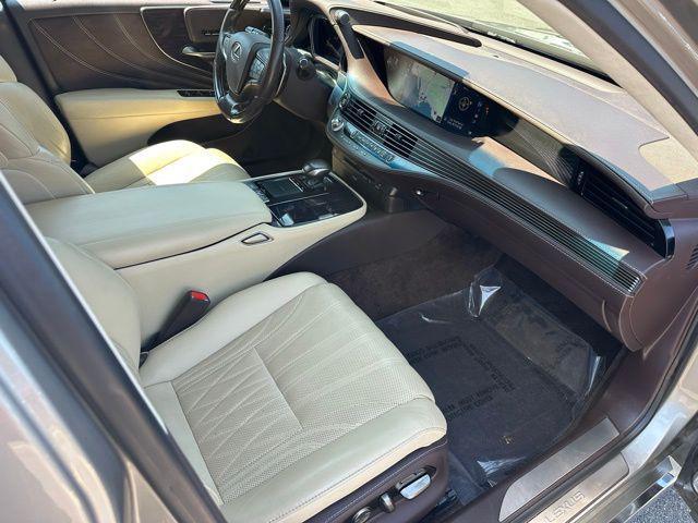 Photo of 2018 Silver Lexus LS 500