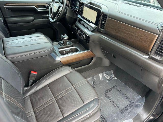 Photo of 2024 Black Chevrolet Silverado 1500
