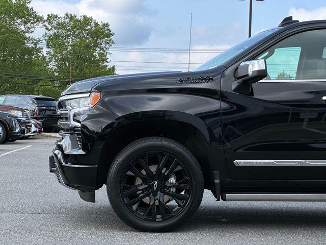 Photo of 2024 Black Chevrolet Silverado 1500